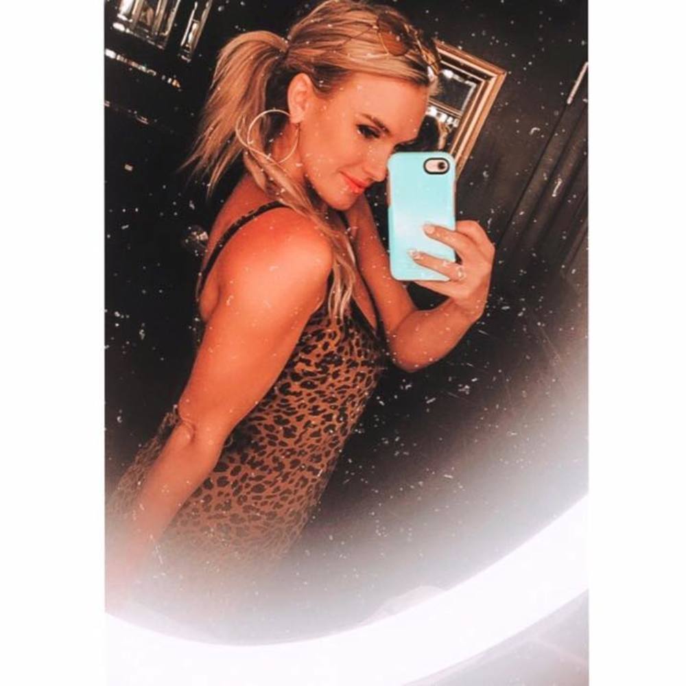 Meet your Posher, Charisa